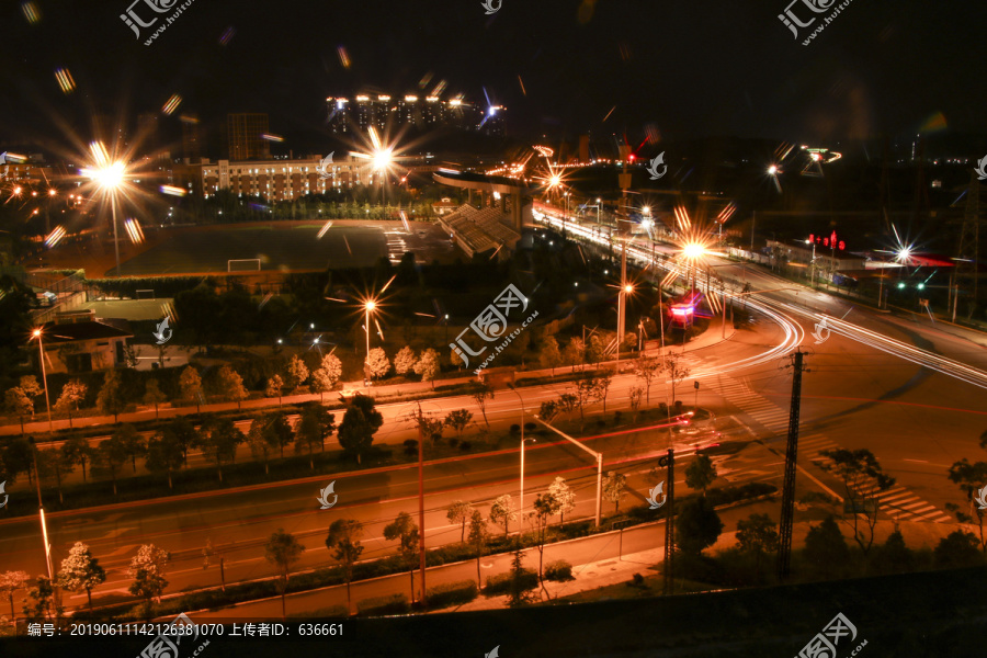 呈贡医科大学丁字路口夜景