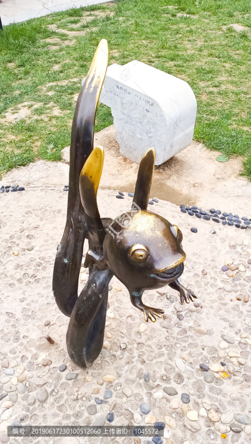 蝌蚪雕塑