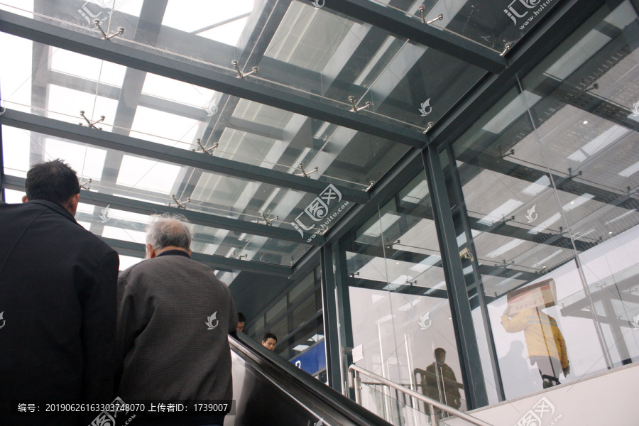 2014东莞站正式运营楼梯