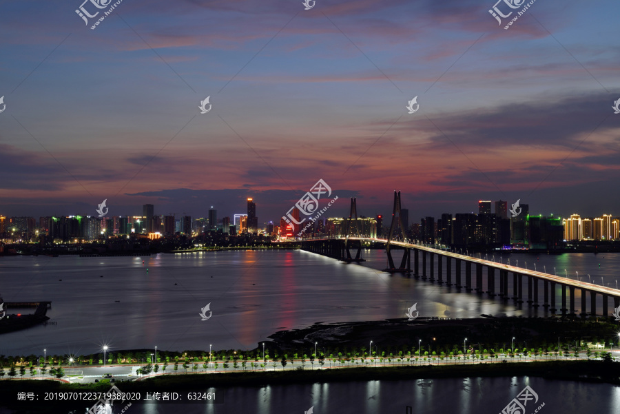 湛江海湾大桥城市风光夜景