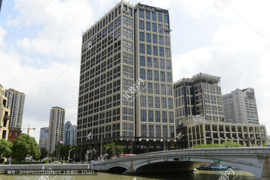 上海中美信托金融大厦