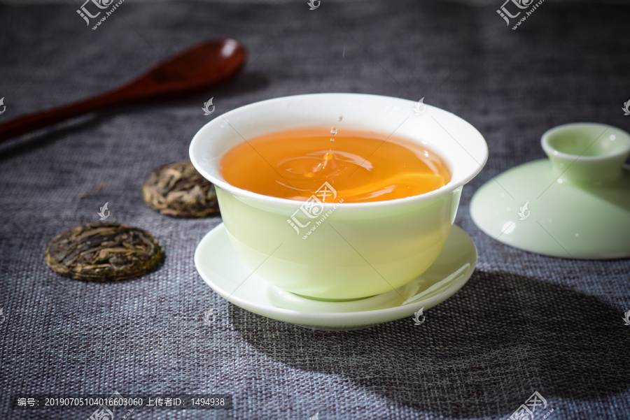 普洱小茶饼茶汤