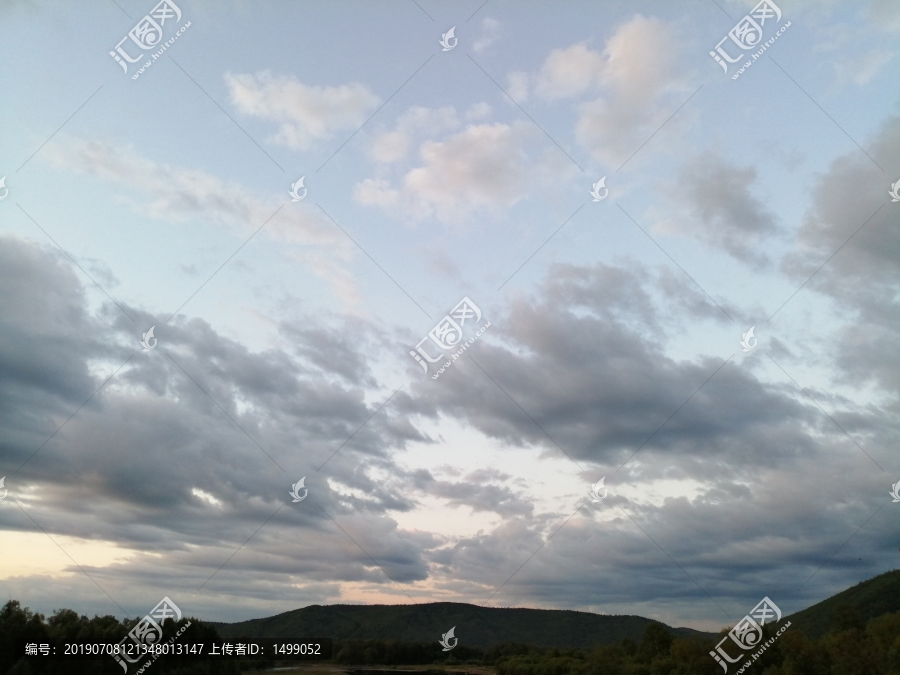 晚霞满天
