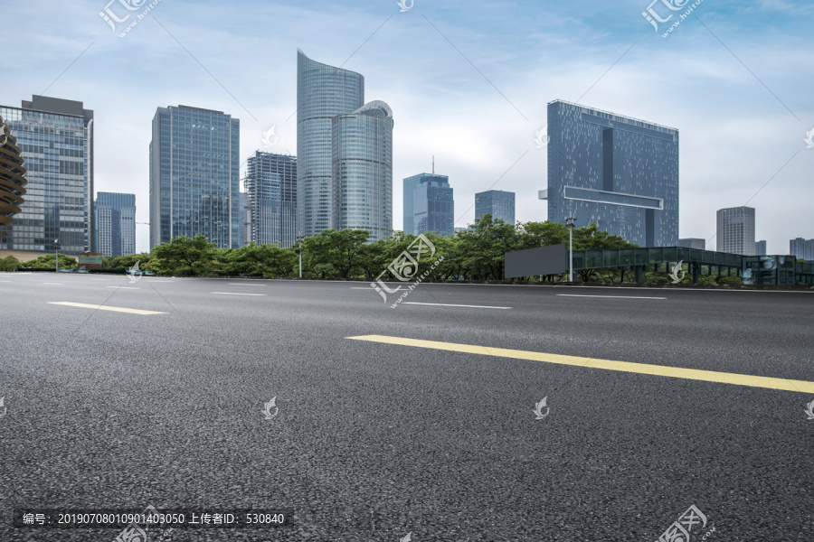 沥青路面和建筑景观