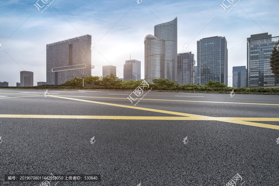 城市道路和高楼大厦