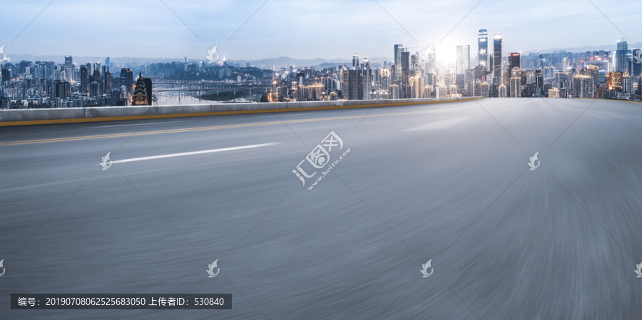 道路交通和城市天际线