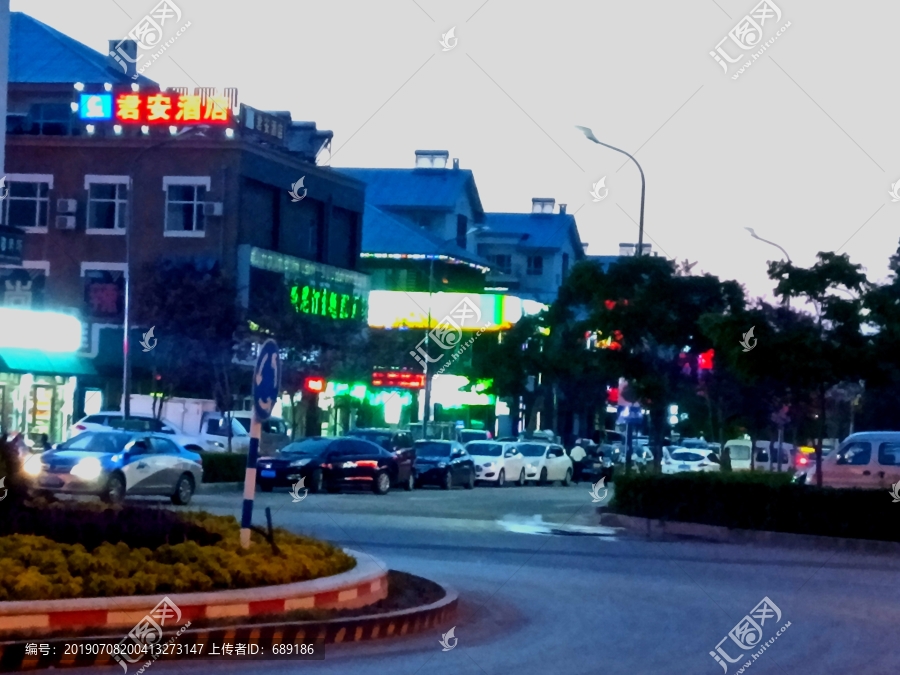 小镇夜色