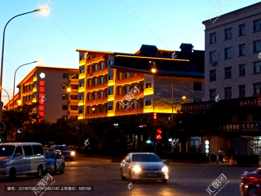 小镇夜色