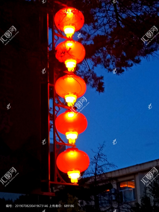 小镇夜色