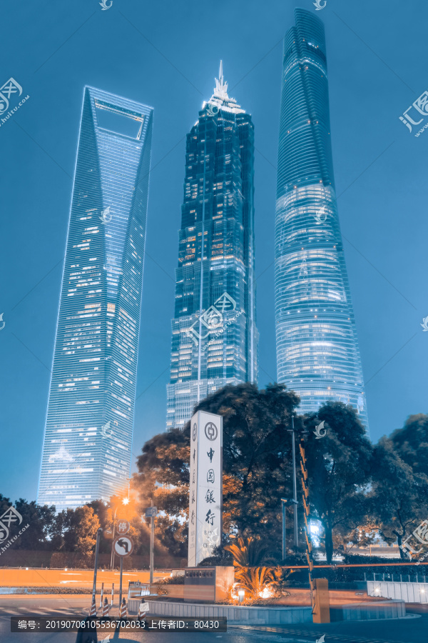 陆家嘴三足鼎立夜景
