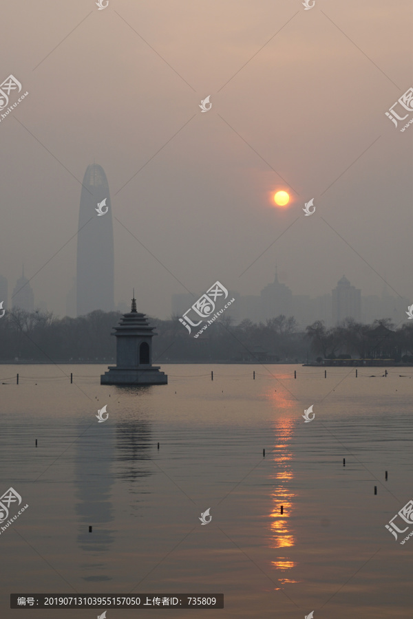 夕阳古塔