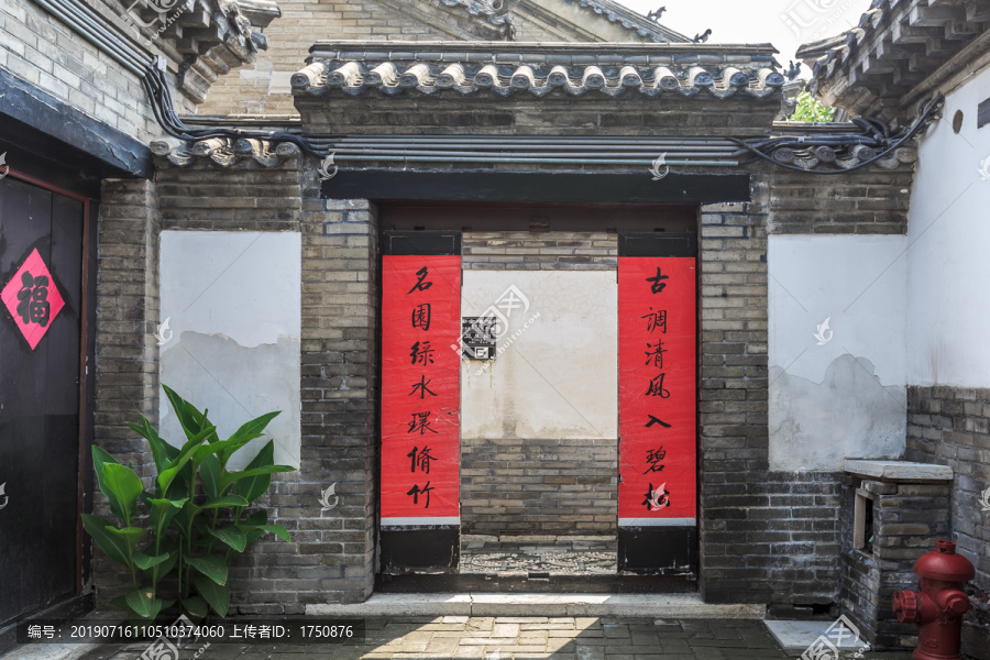 中式传统门楼