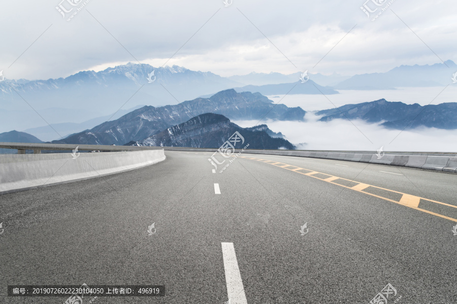 雪山公路背景