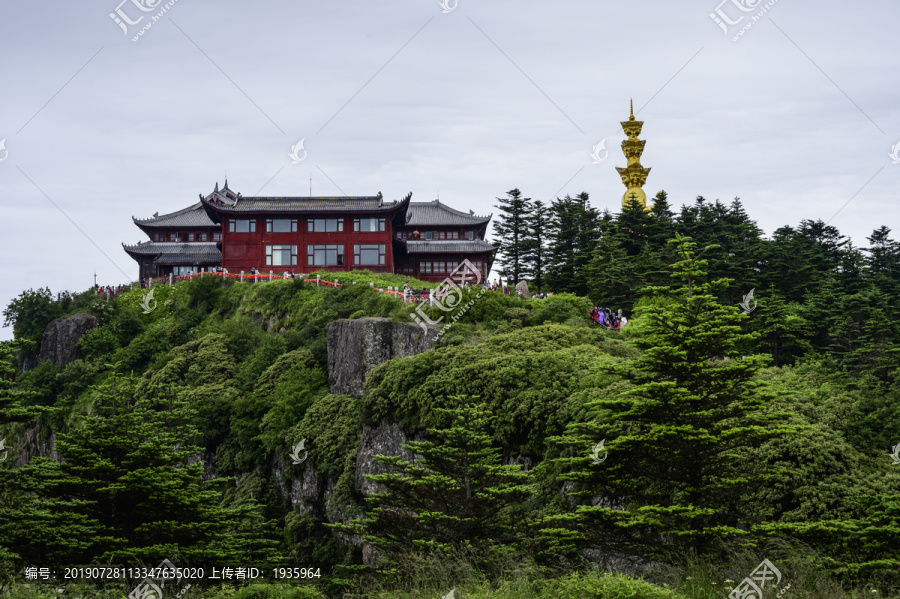 峨眉山金顶