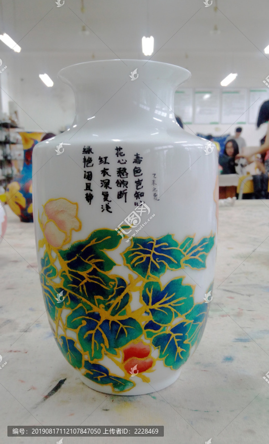 手绘彩绘花瓶