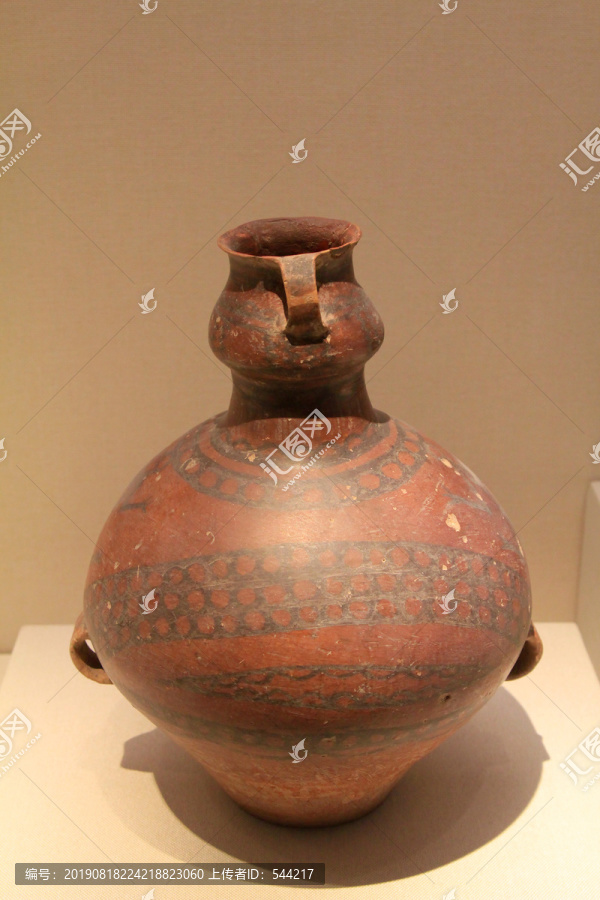 三耳彩陶罐4000年前