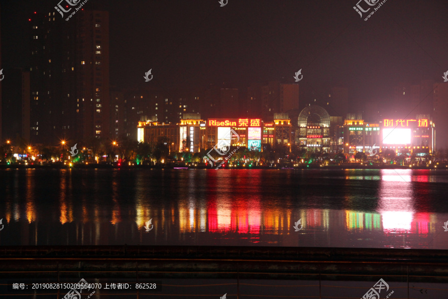 龙池湖夜景