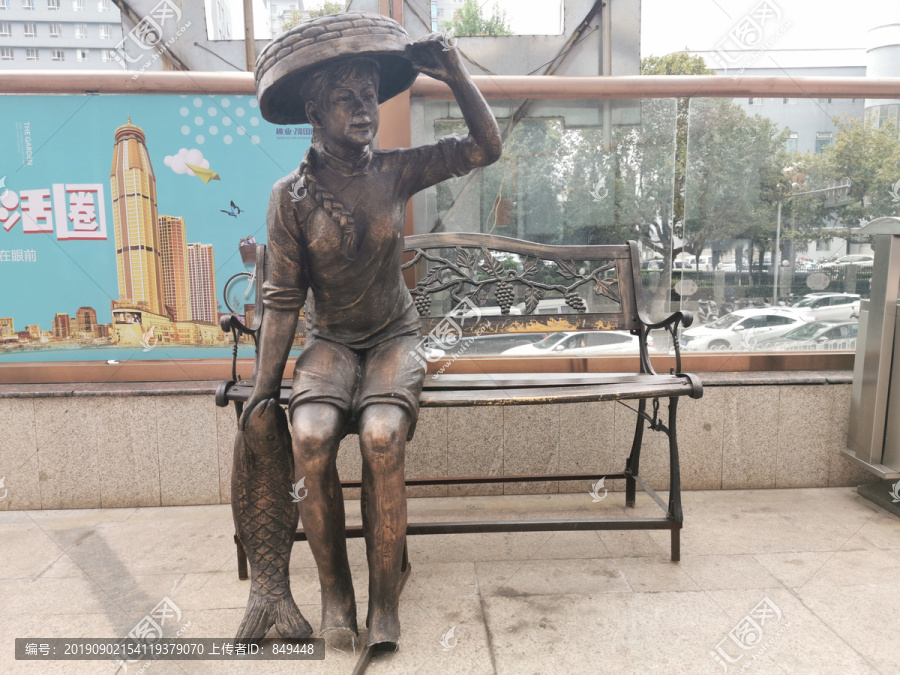 渔家女子雕塑