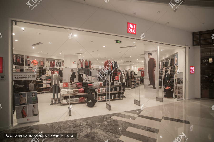 服装专卖店橱柜