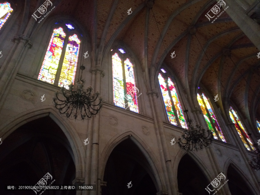 教堂拱窗