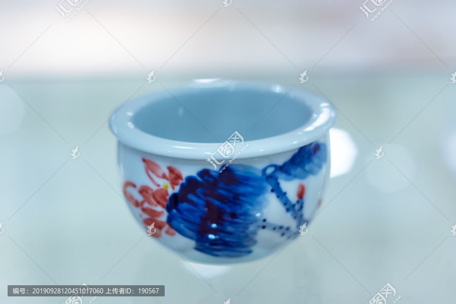 手绘陶瓷杯