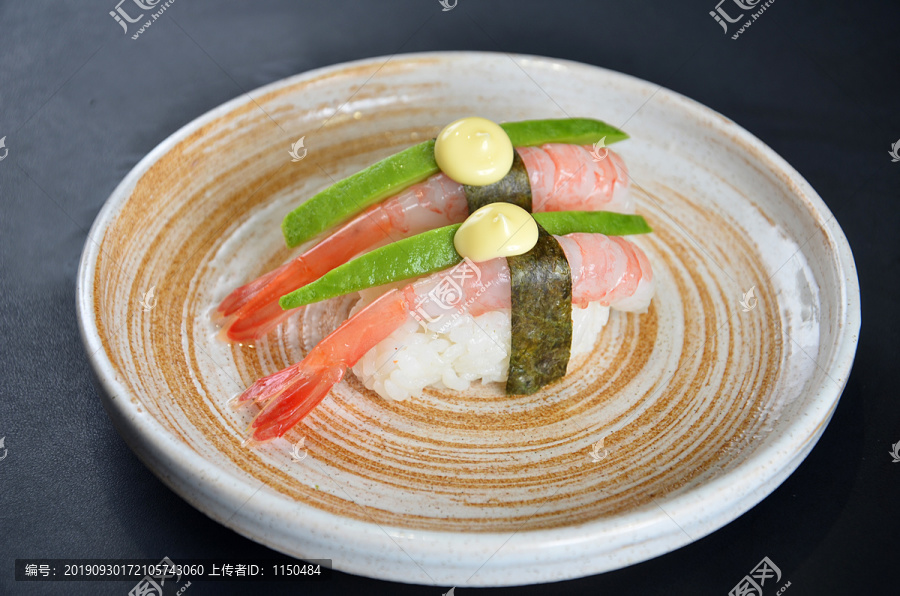 牛油果甜虾寿司