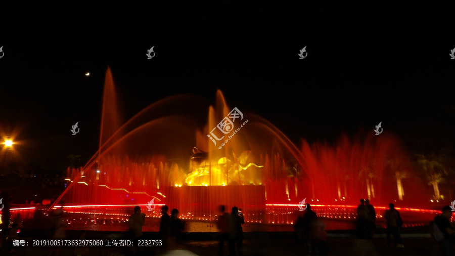 红河广场金牛音乐喷泉夜景