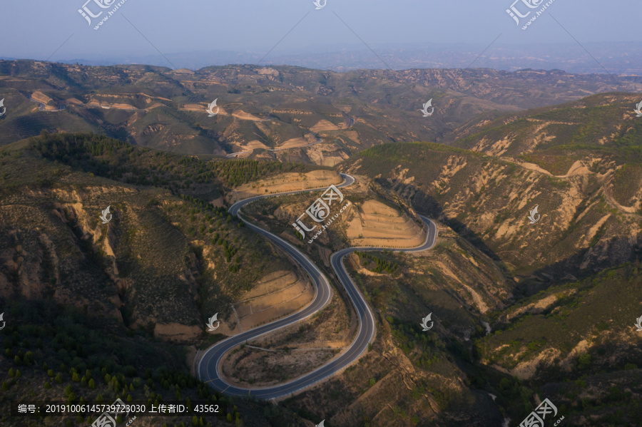 黄土高原黄河公路