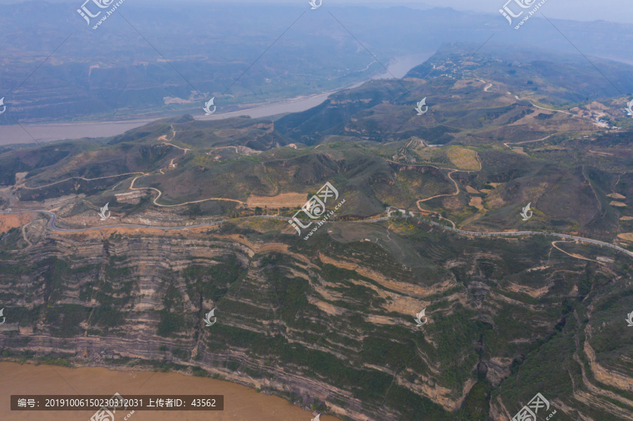 黄土高原黄河公路