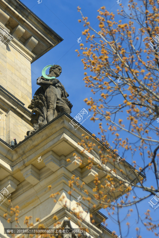 德国国会大厦建筑装饰雕塑