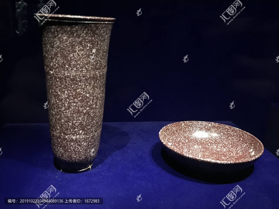斑岩花瓶和碗
