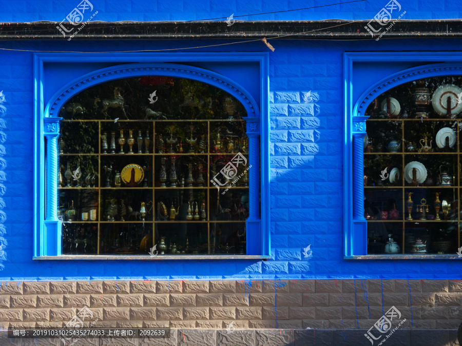 伊犁旅游彩色房子蓝房子