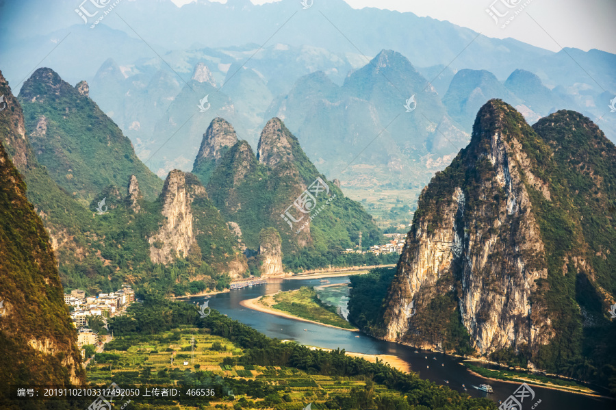 桂林漓江第一湾风景画