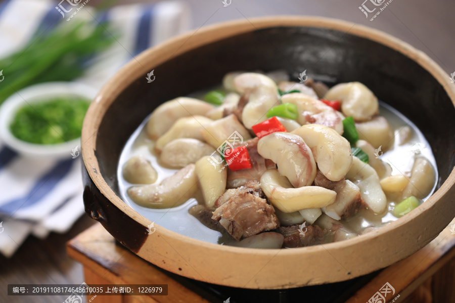 菱角米炖排骨