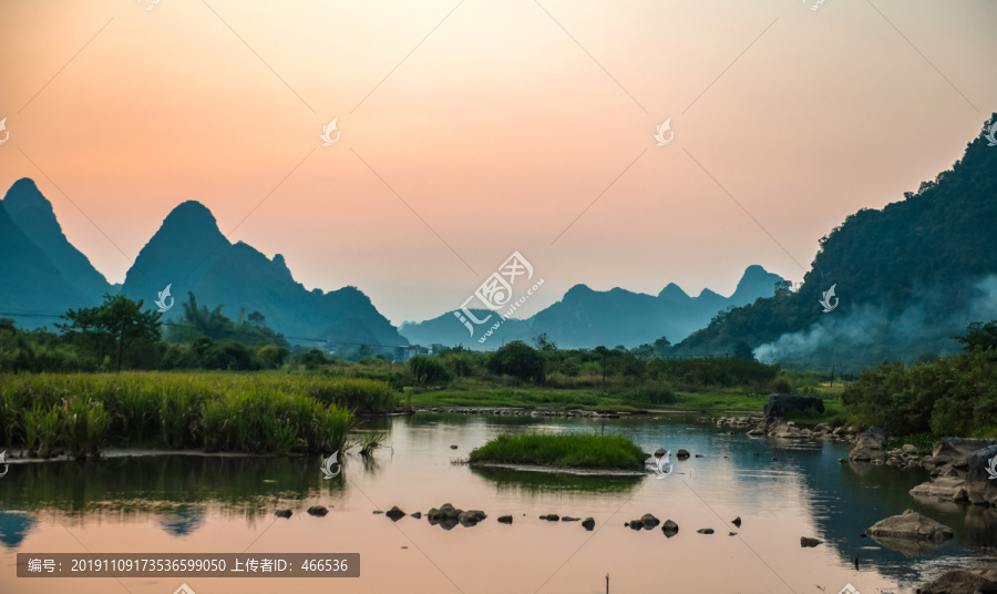 桂林山水阳朔遇龙河漂流山水画