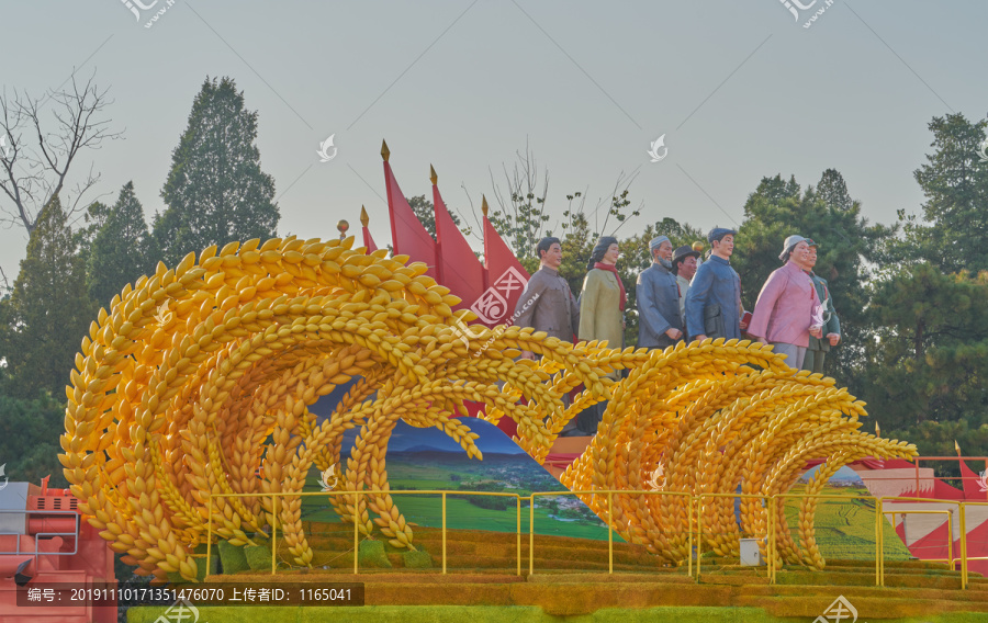 巨型麦穗雕塑