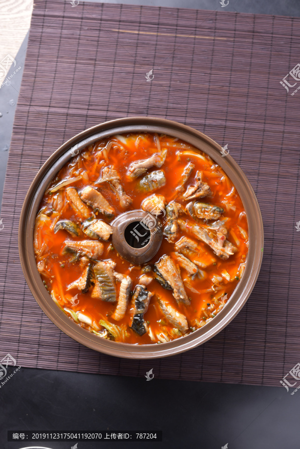 红汤汽锅江团