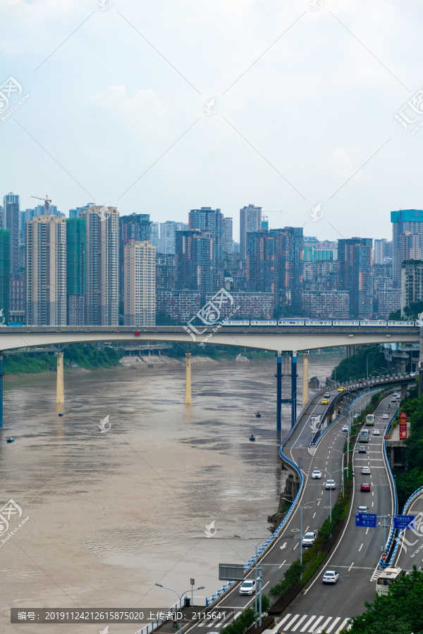 重庆山城的交通与城市建筑风光