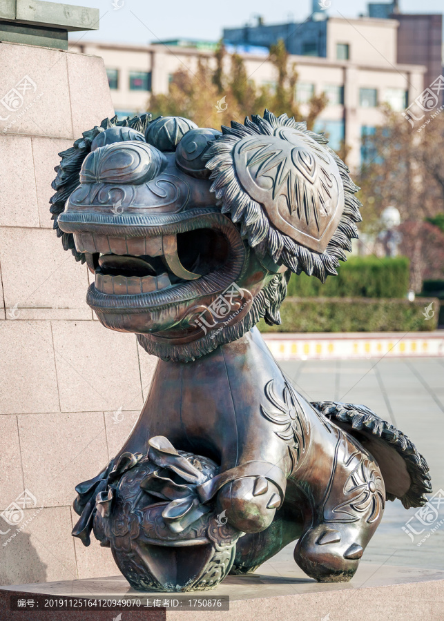 潍坊风筝广场铜狮子雕塑