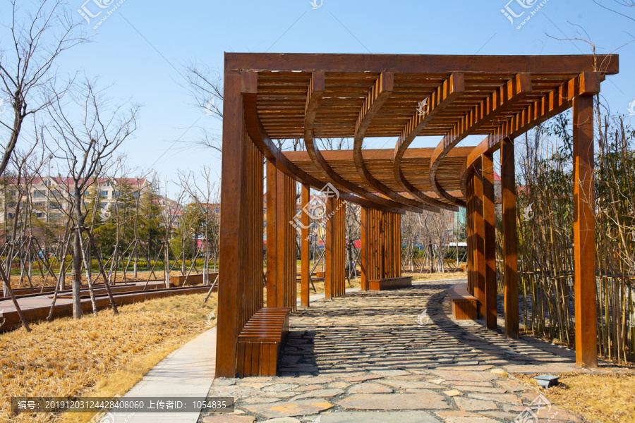 公园木头长廊