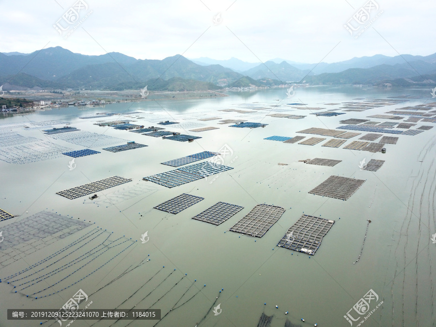 高视角航拍霞浦海产养殖场