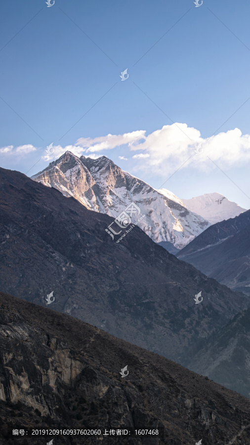 雪山峡谷