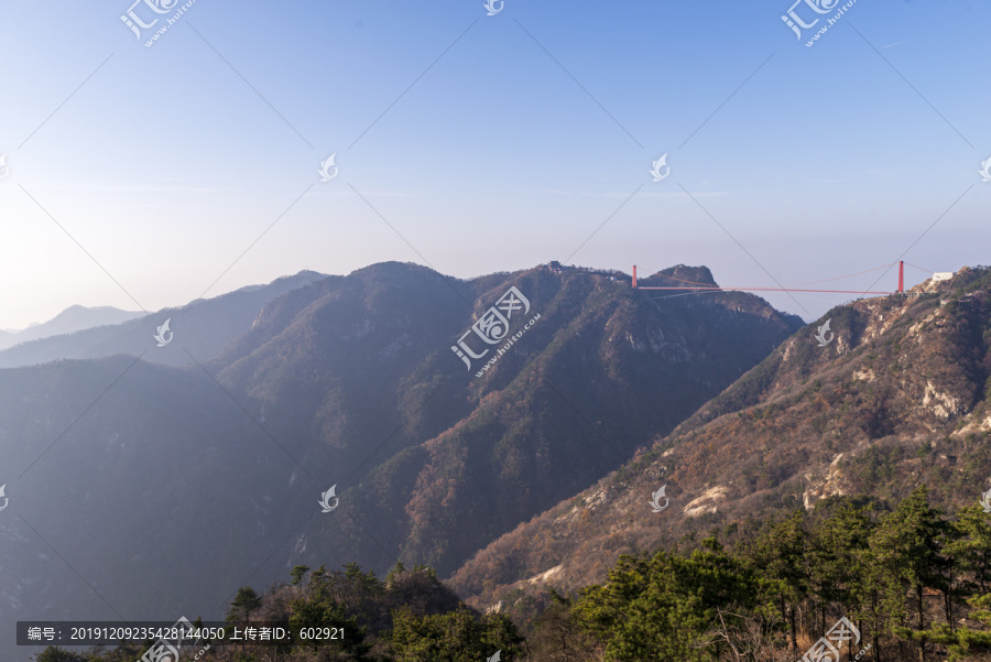 天蒙山悬索桥