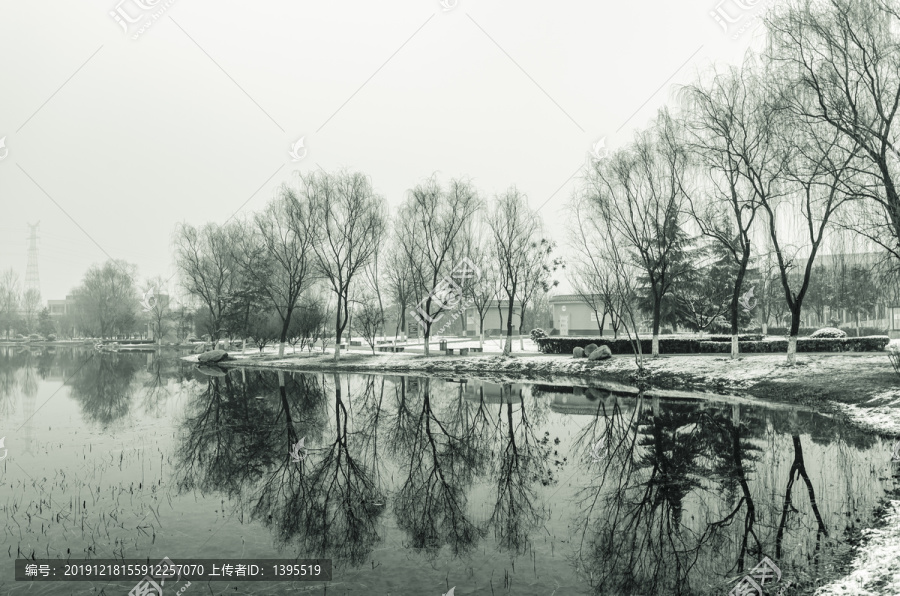 水墨池塘雪景