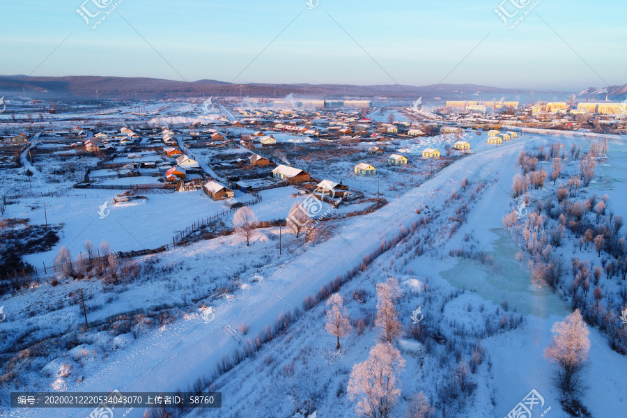 航拍森林小镇人家雪景