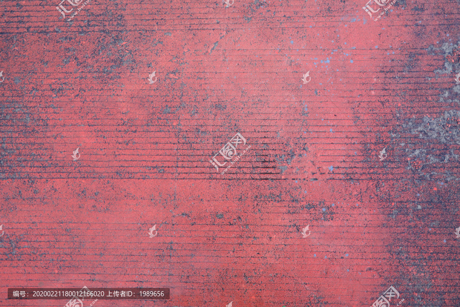红色竖条斑驳水泥墙