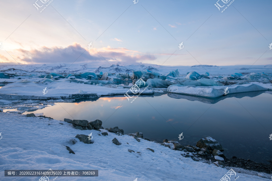 冬季冰岛冰河湖黄昏自然风景