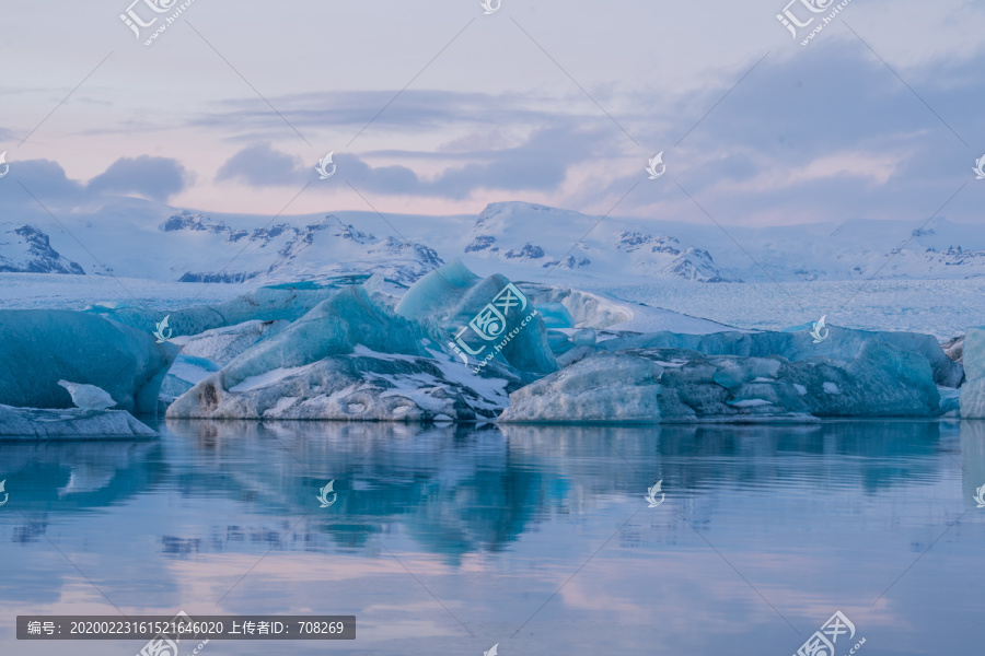 冬季冰岛冰河湖黄昏自然风景