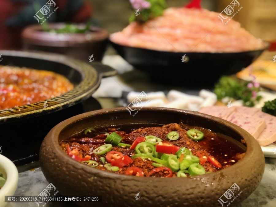 火锅菜品麻辣牛肉