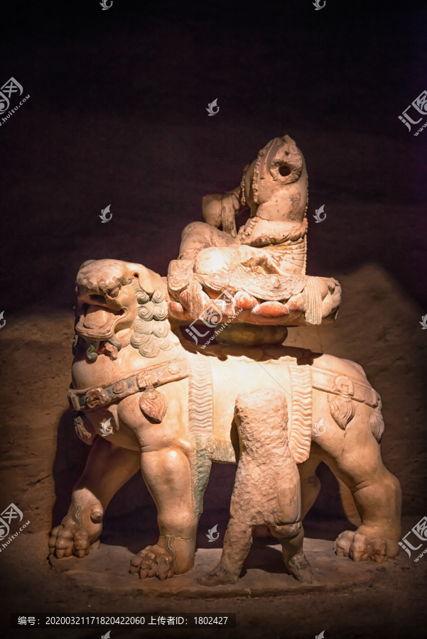 山西博物院白石彩绘文殊骑狮像